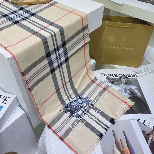 Burberry經典寬格混紡大規格披肩經典格子披肩圍巾 巴寶莉2021新款女士棉絨圍巾  mmj1318